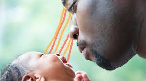 Finlândia quer igualar a licença-paternidade à licença-maternidade no país