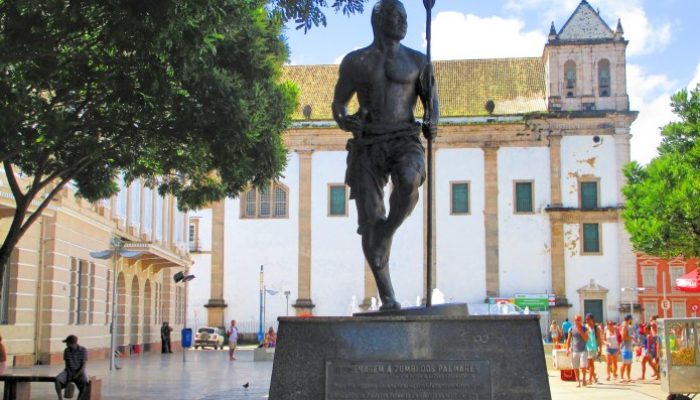   Projeto turístico Guia Negro percorre monumentos históricos da cultura afro em Salvador