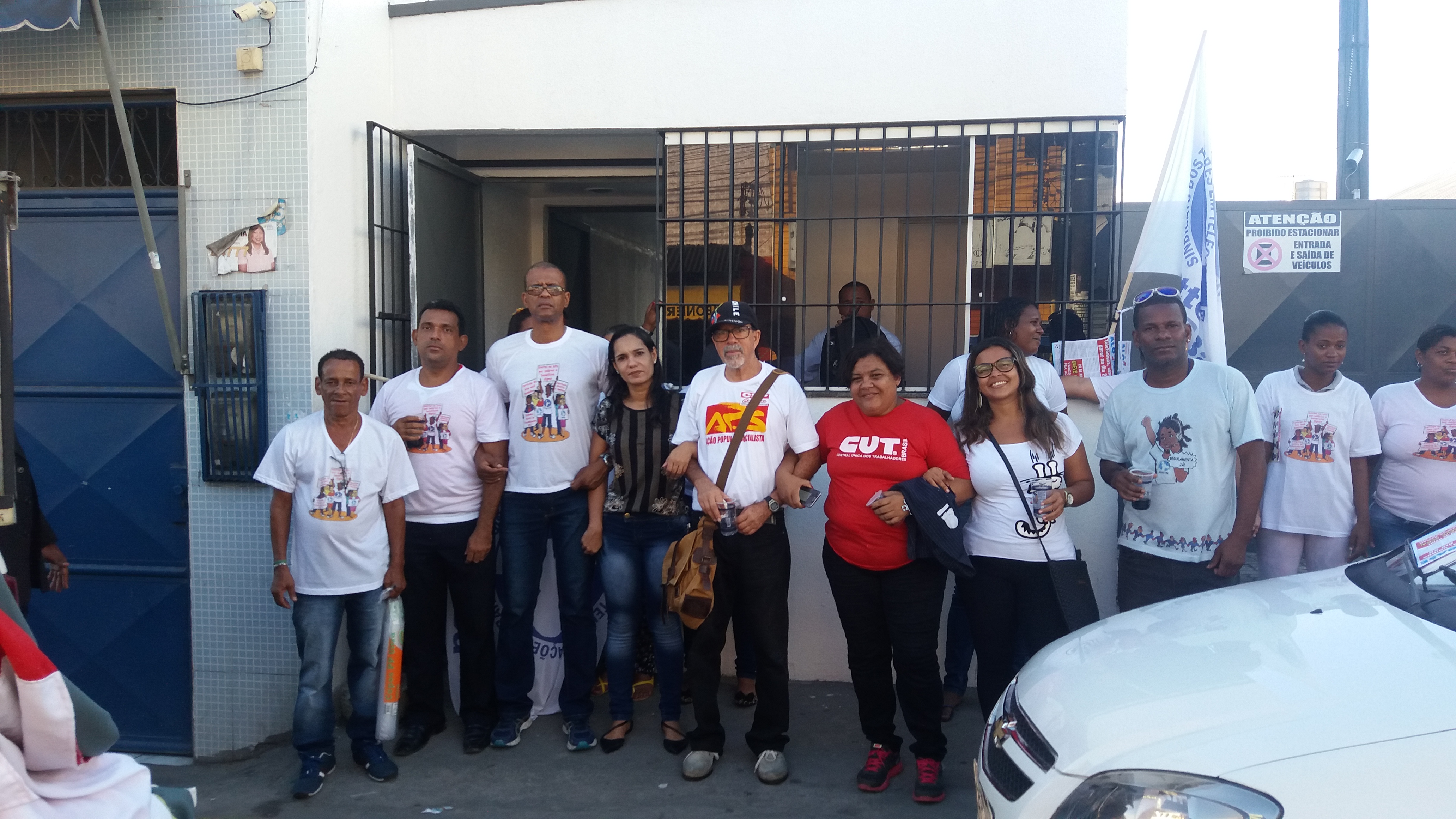 Greve Geral: Sinttel para a  Atento e vai às ruas em Feira de Santana